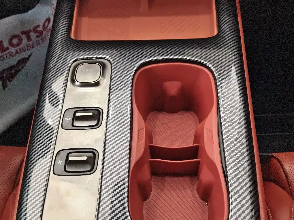 Xiaomi SU7 — миниатюра 8