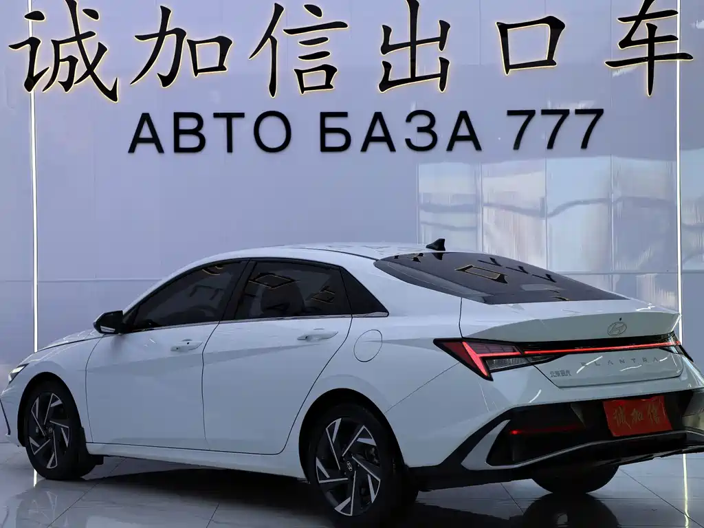 Hyundai Elantra — миниатюра 6
