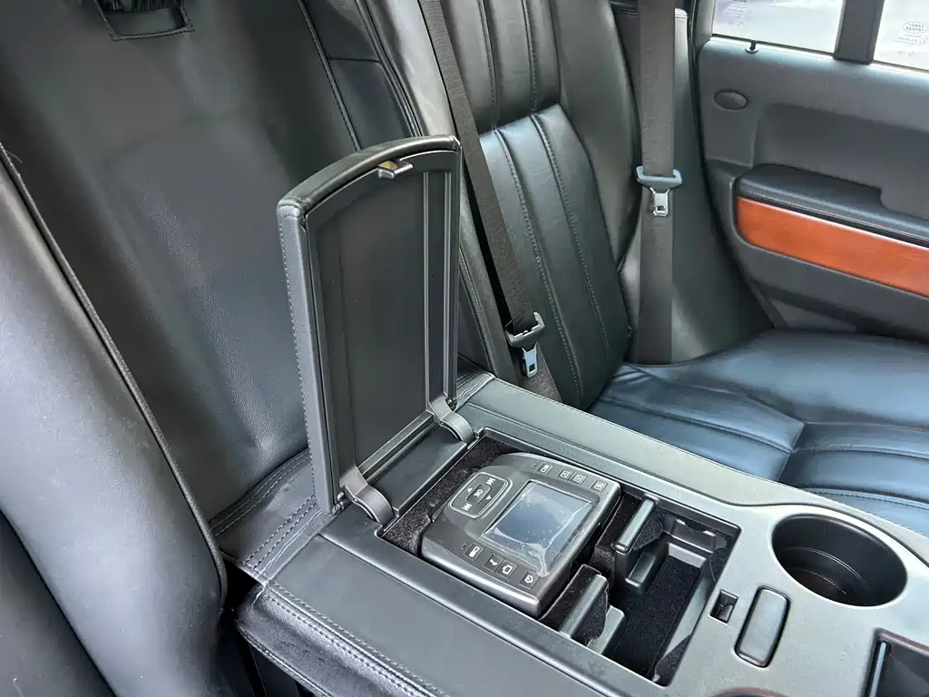Land Rover Range Rover — миниатюра 8