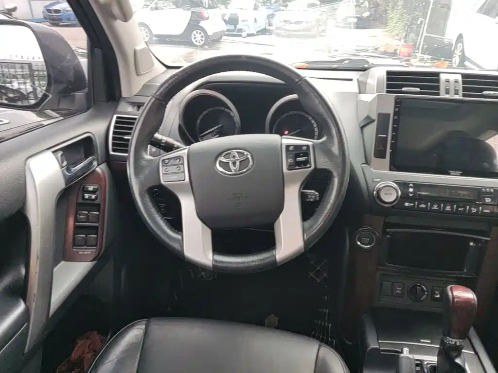 Toyota Prado — миниатюра 11