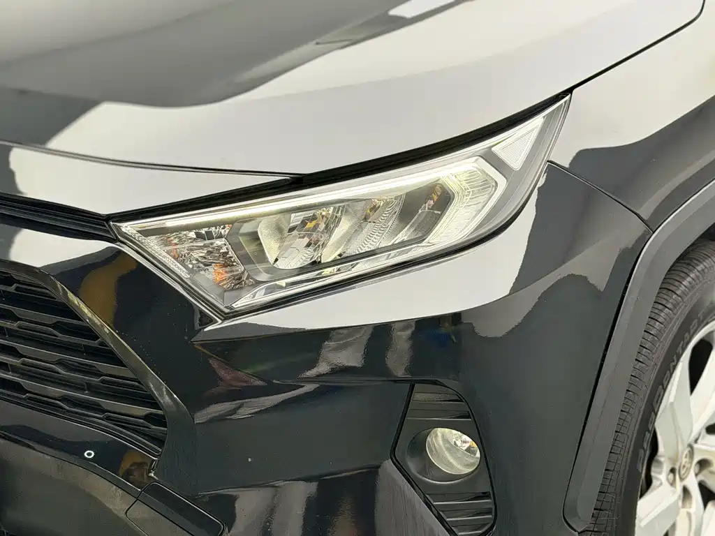 Toyota RAV4 — миниатюра 17