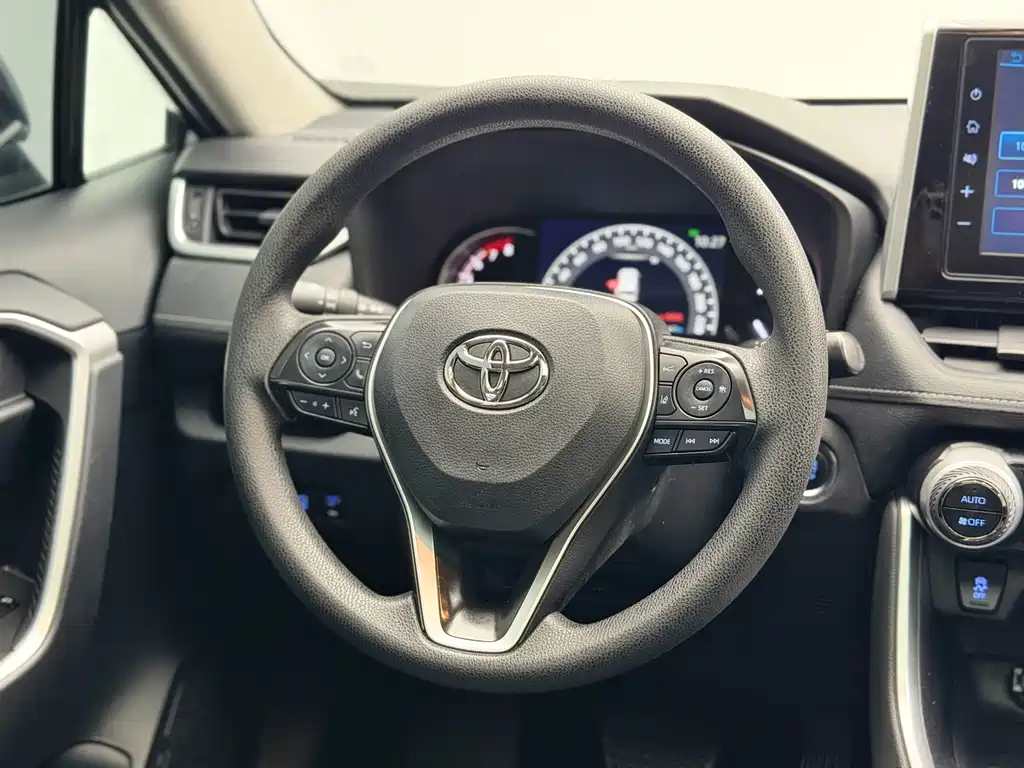 Toyota RAV4 — миниатюра 11