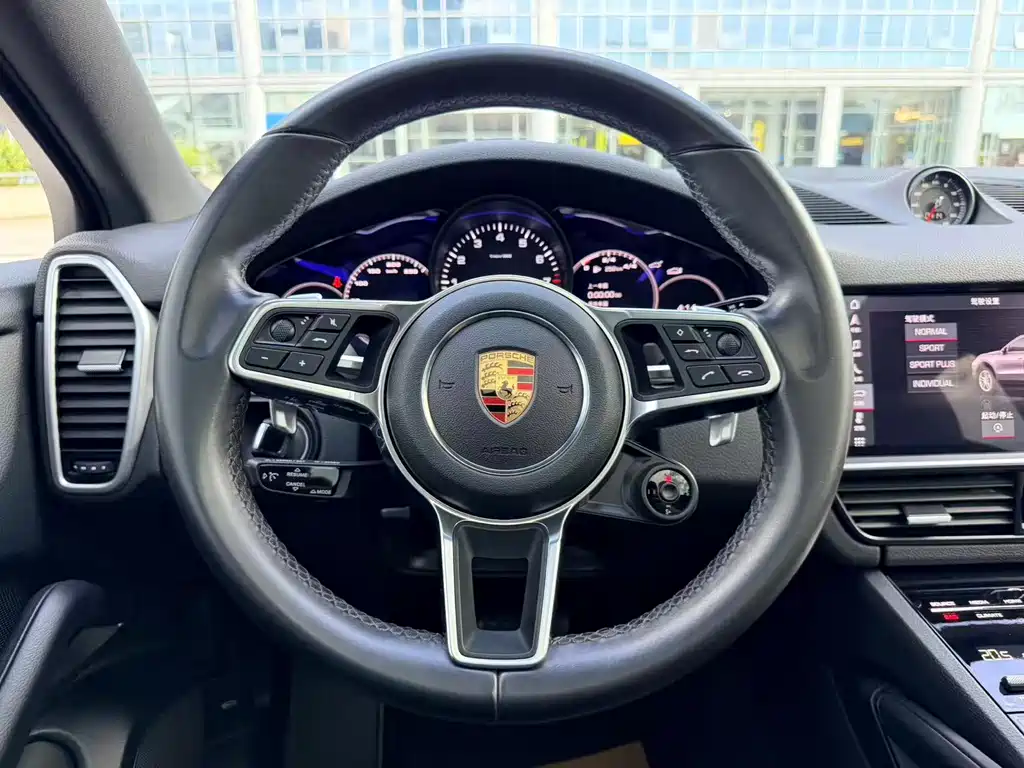 Porsche Cayenne — миниатюра 18