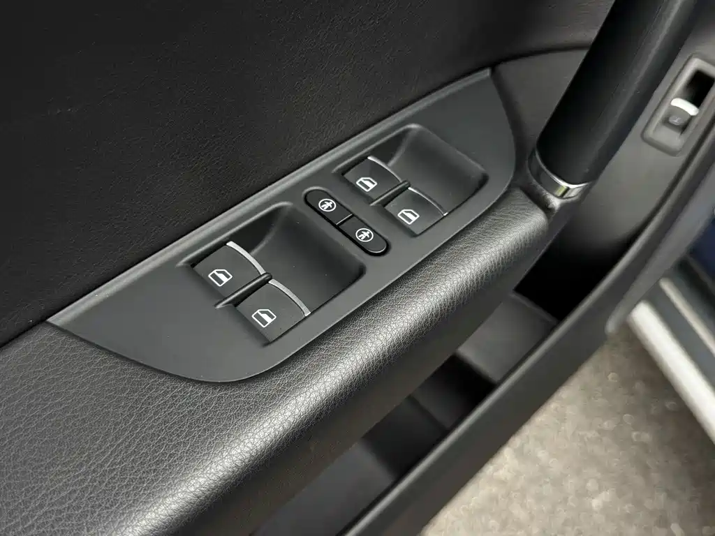 Volkswagen Touareg — миниатюра 15