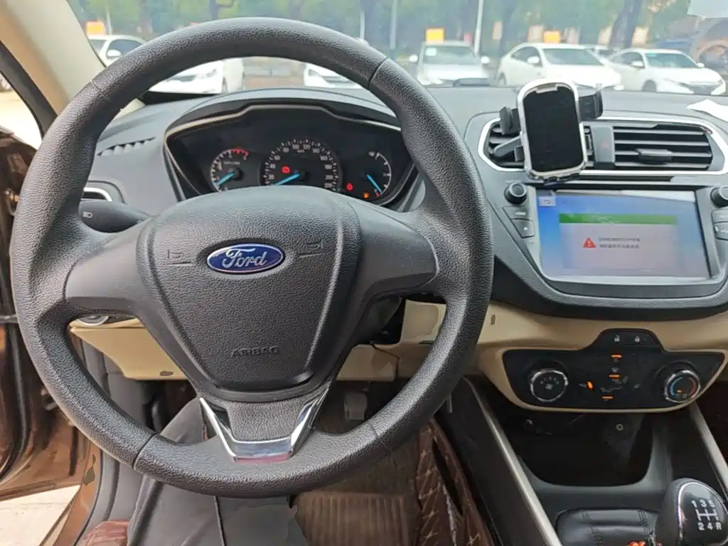 Ford Escort — миниатюра 10
