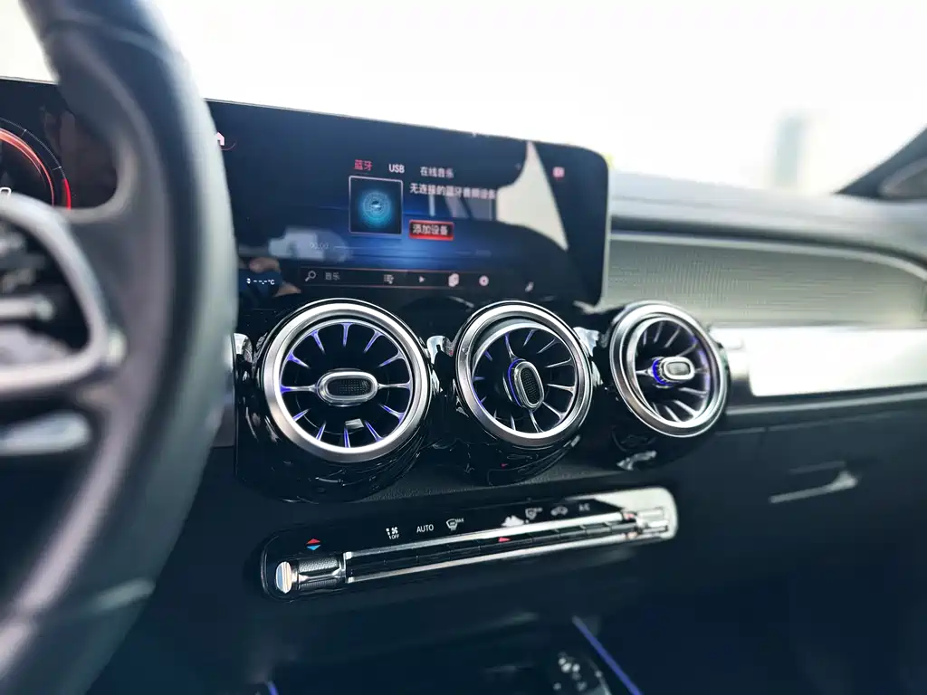 Mercedes-Benz GLB — миниатюра 7