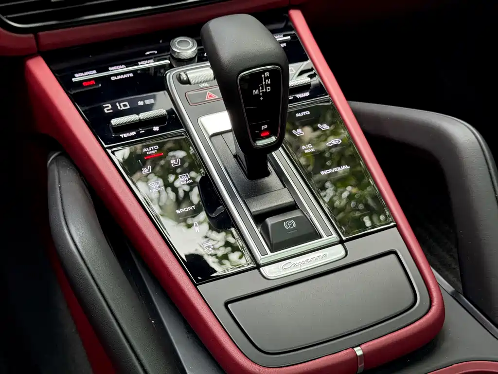 Porsche Cayenne — миниатюра 15