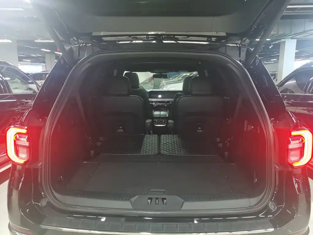 Ford Explorer — миниатюра 4
