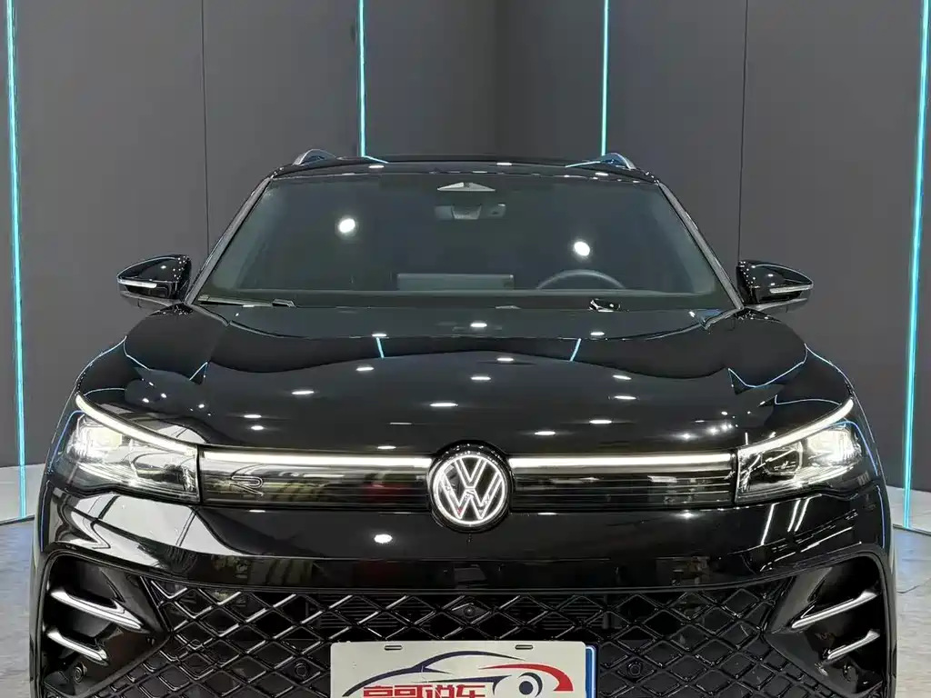 Volkswagen Tiguan L — миниатюра 2