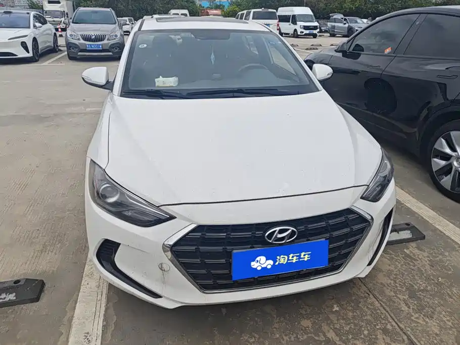 Hyundai Elantra — миниатюра 2