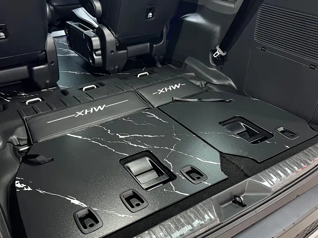 Toyota Granvia — миниатюра 8