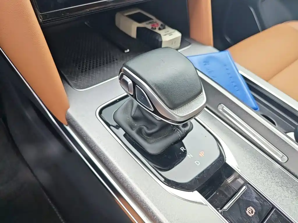 Hongqi Hongqi HS7 PHEV — миниатюра 14