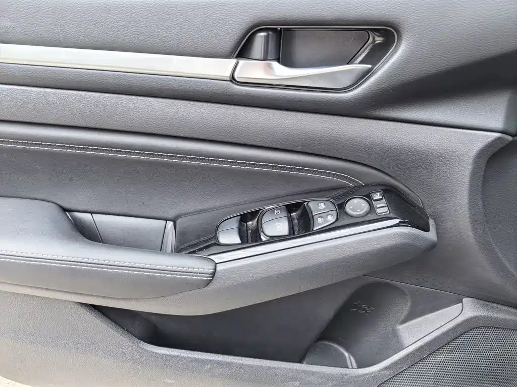 Nissan Teana — миниатюра 16