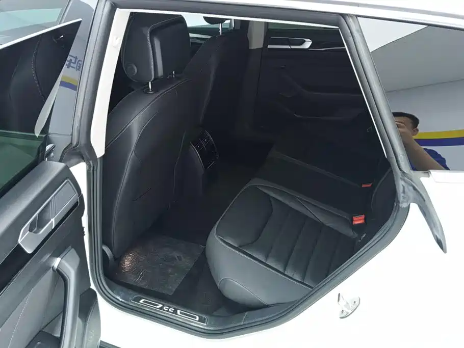Volkswagen CC — миниатюра 11