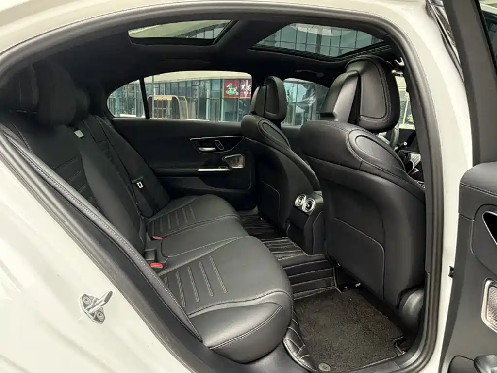 Mercedes-Benz C-Class — миниатюра 7