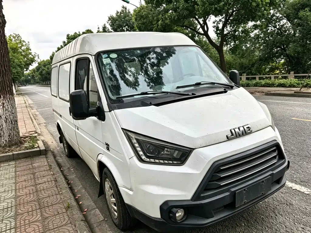 JMC Tesla — миниатюра 3