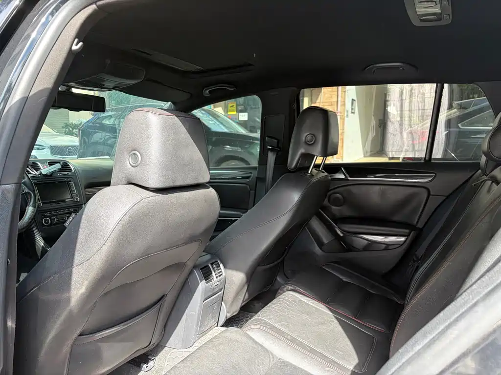 Volkswagen Golf GTI — миниатюра 5