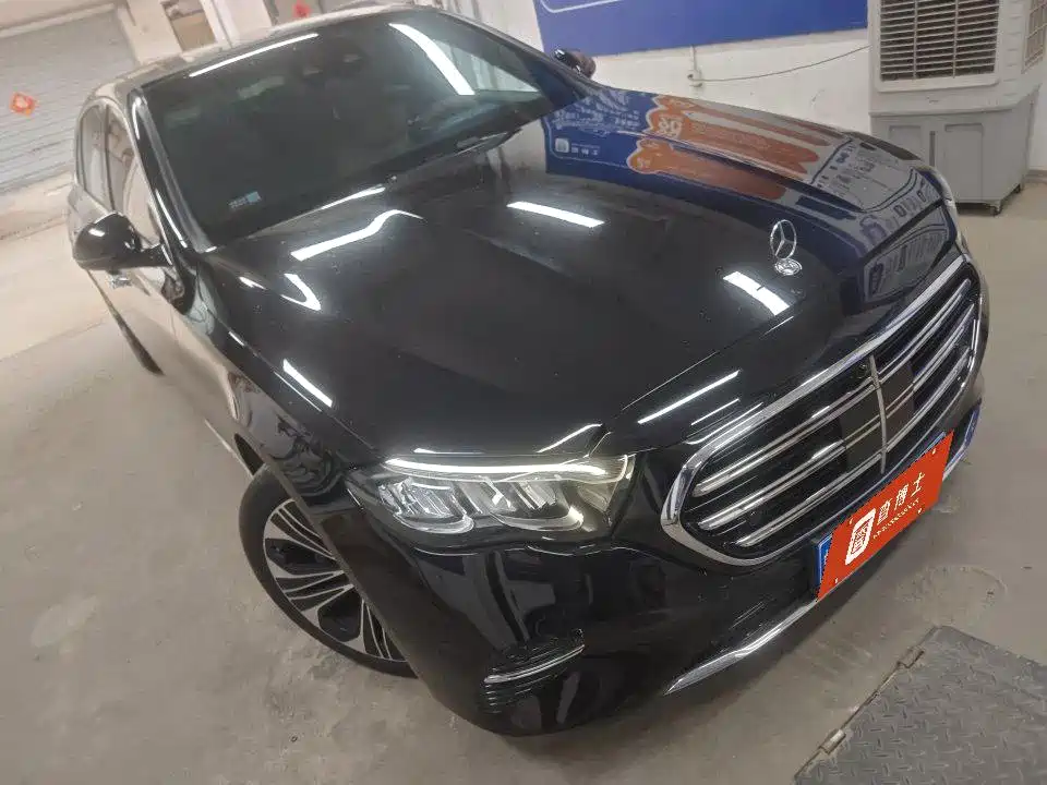 Mercedes-Benz E-Class — миниатюра 2