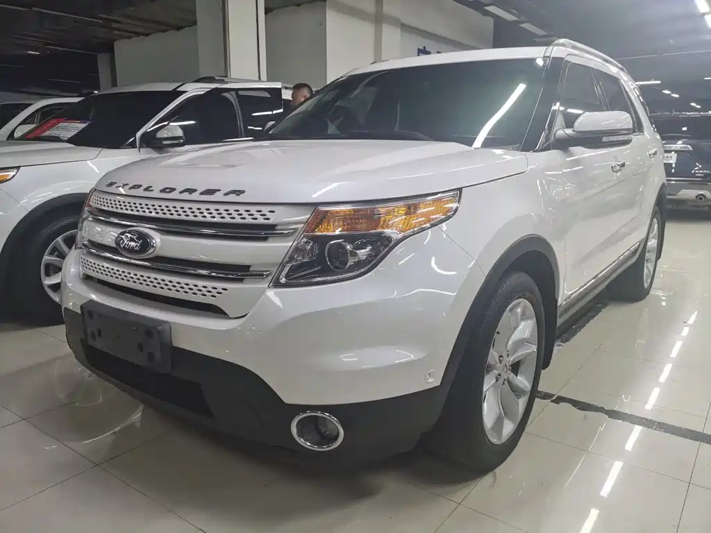 Ford Explorer (Import) — миниатюра 3