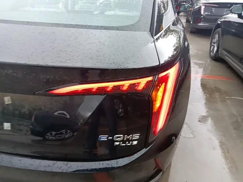 Hongqi E-QM5 2025 610km PLUS