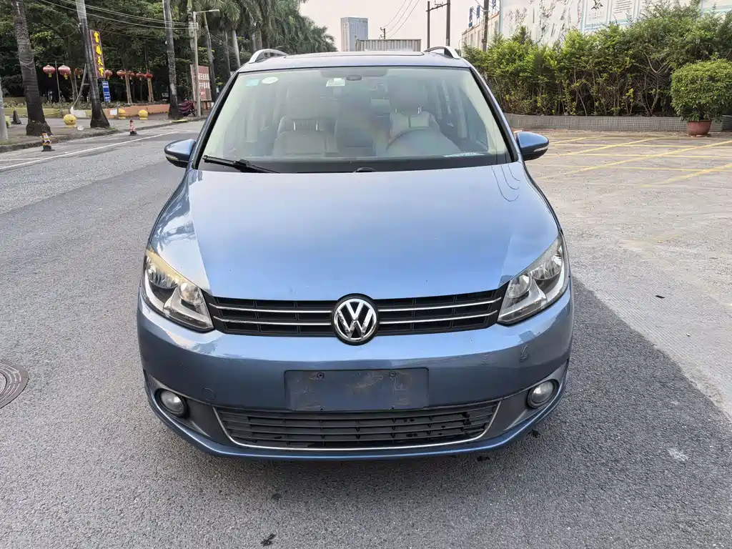 Volkswagen Touran — миниатюра 2