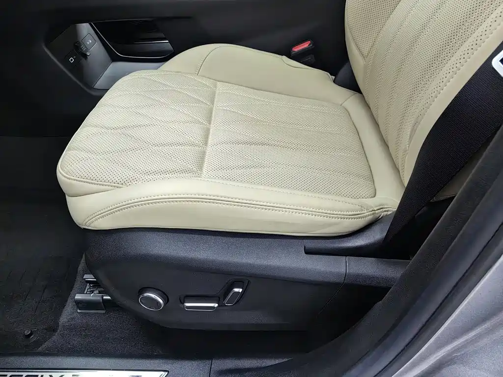 Geely Xingyue L — миниатюра 20