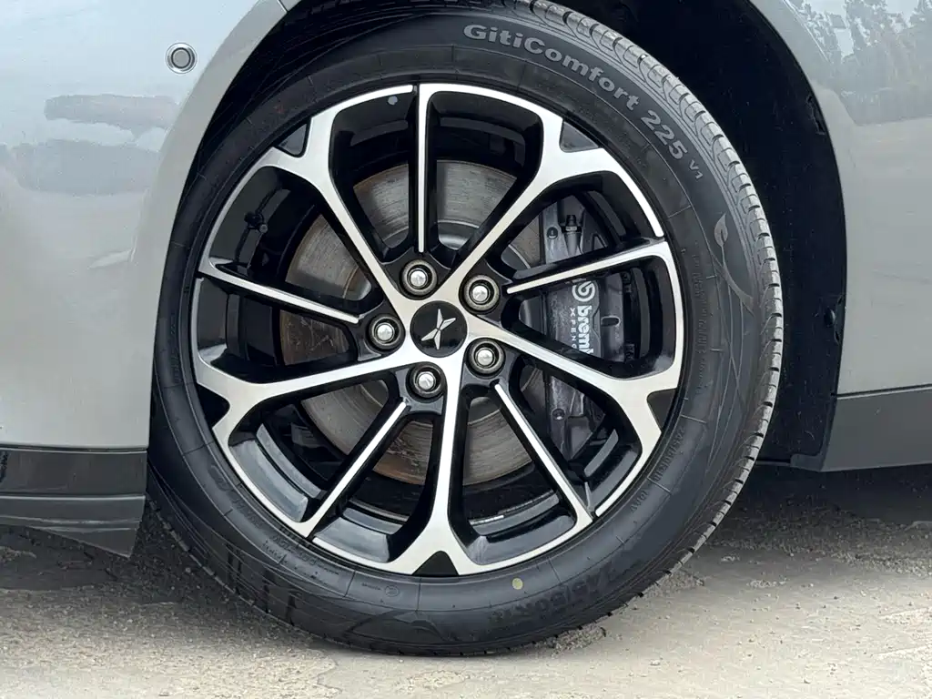XPeng P7 — миниатюра 17