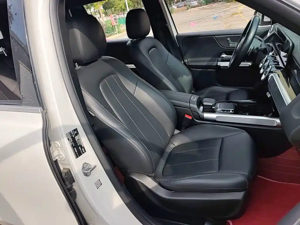 Mercedes-Benz GLB — миниатюра 25