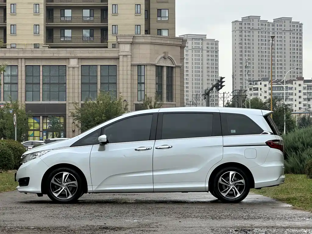 Honda Odyssey — миниатюра 8