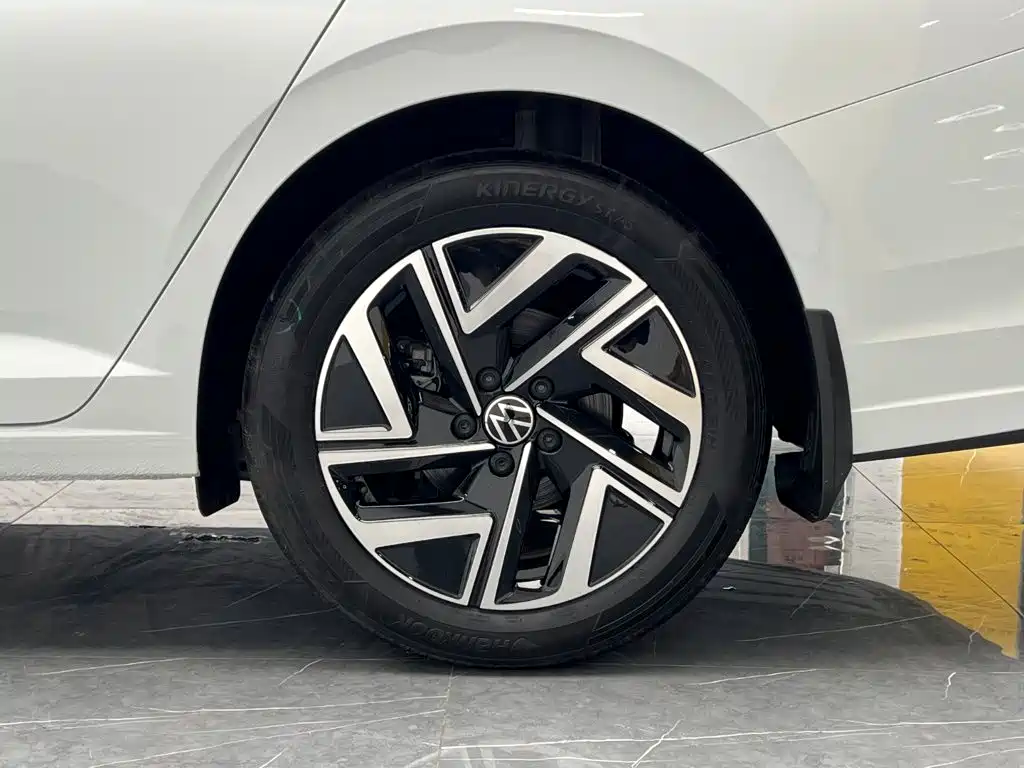 Volkswagen Sagitar — миниатюра 24