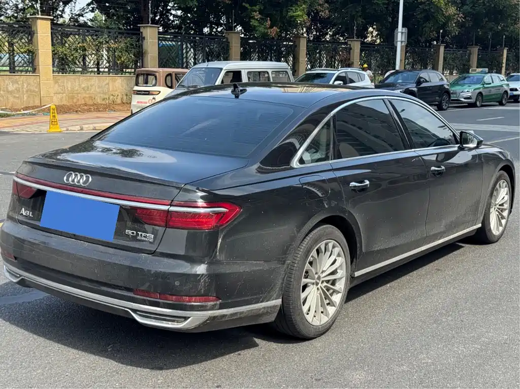 Audi A8 — миниатюра 7