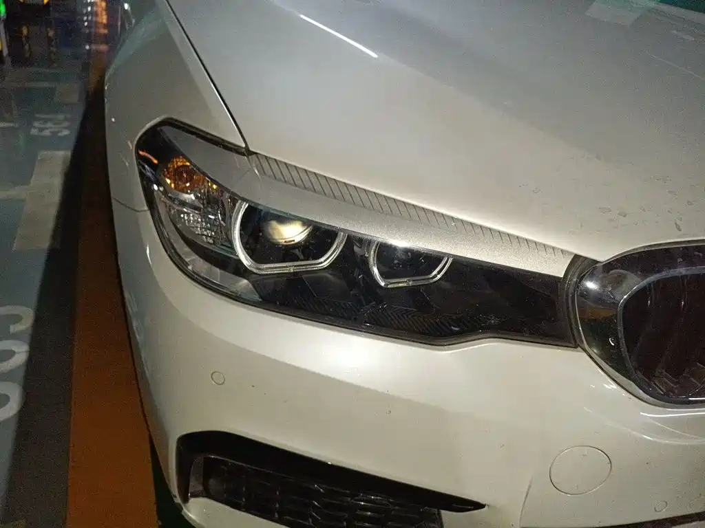 BMW 5 Series — миниатюра 7