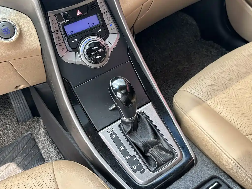 Hyundai Elantra Langdong — миниатюра 18