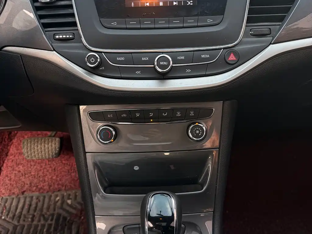 Buick Verano — миниатюра 13