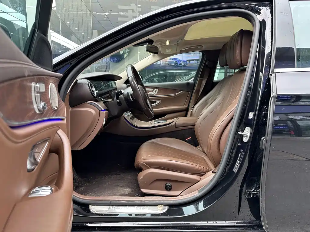 Mercedes-Benz E-Class — миниатюра 9