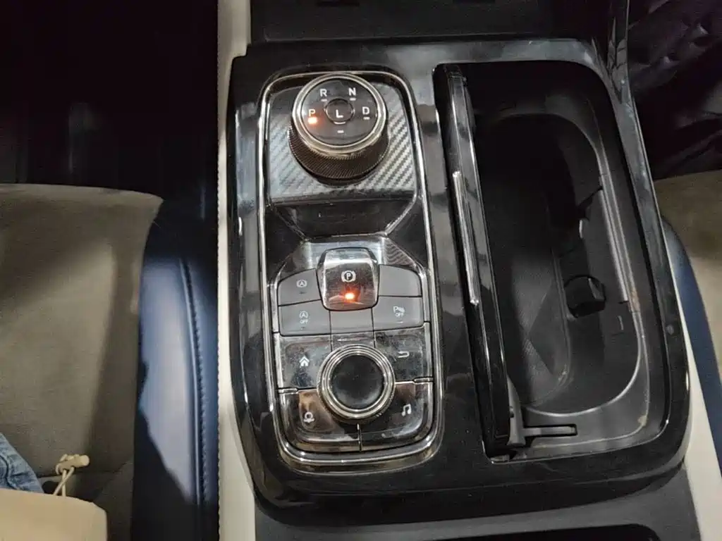 Ford Equator Sport — миниатюра 14