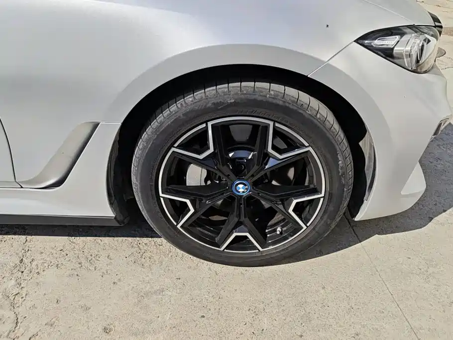 BMW i3 — миниатюра 6