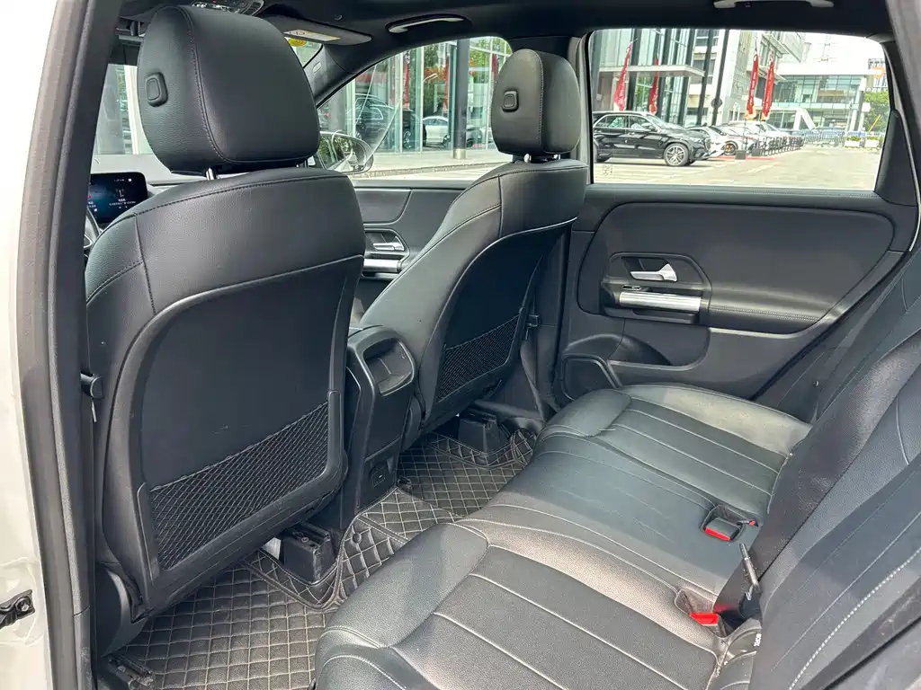 Mercedes-Benz B-Class — миниатюра 11