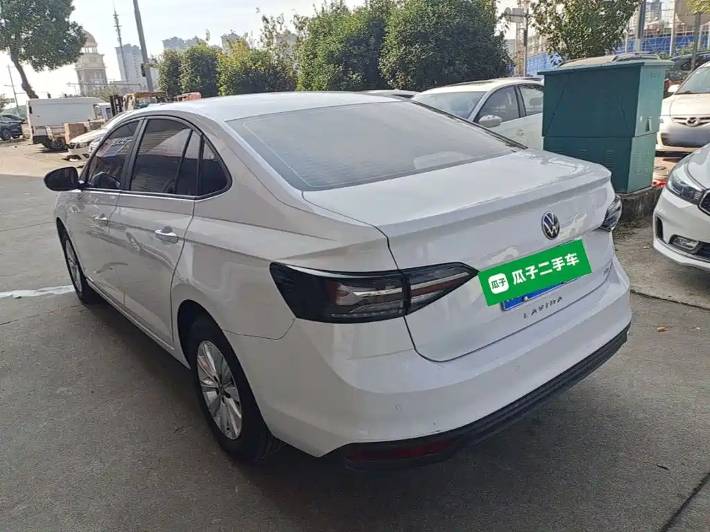 Volkswagen Lavida — миниатюра 5