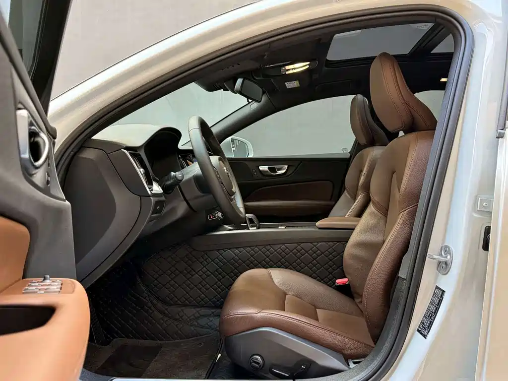 Volvo S60 — миниатюра 9