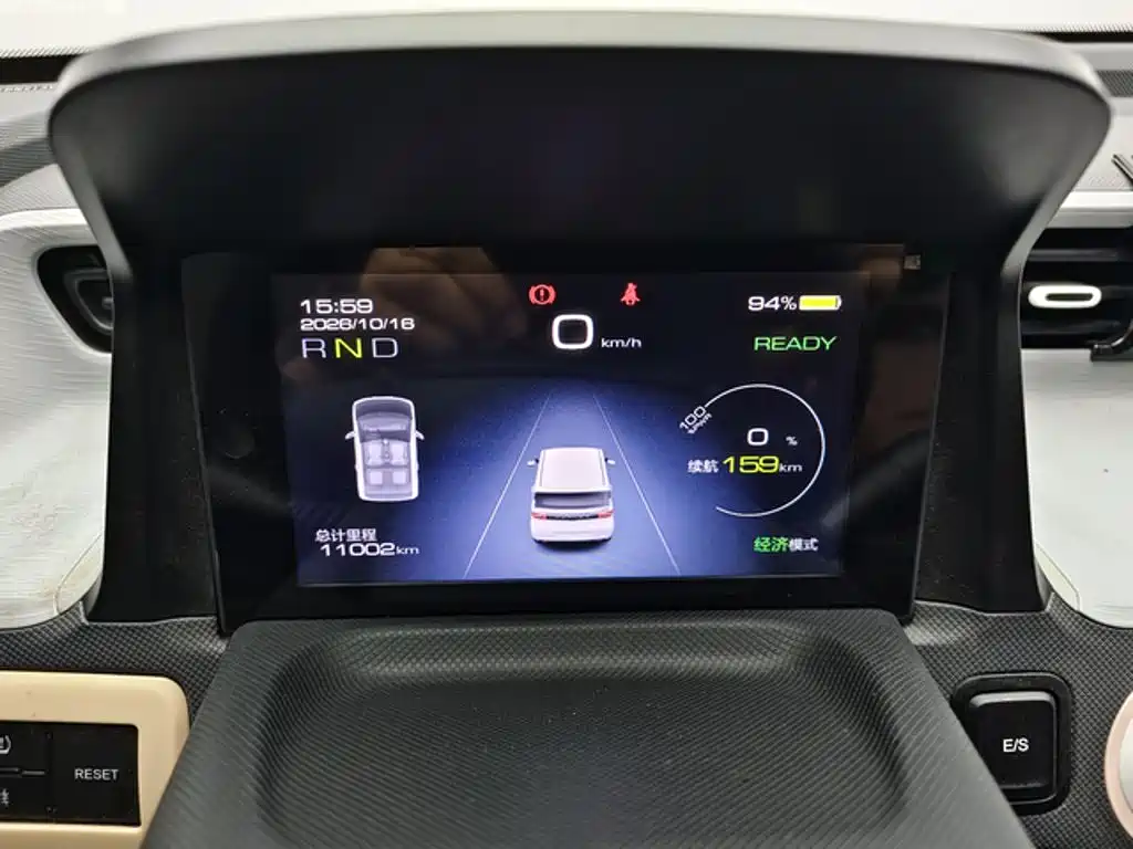 Wuling MINIEV — миниатюра 4