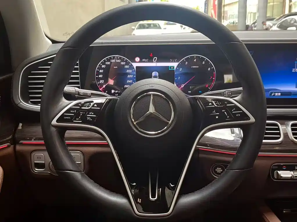 Mercedes-Benz GLE (Import) — миниатюра 13