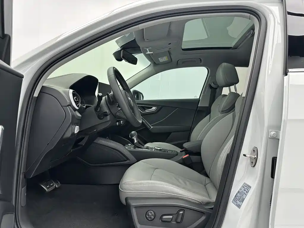 Audi Q2L 2022 35 TFSI Fashion