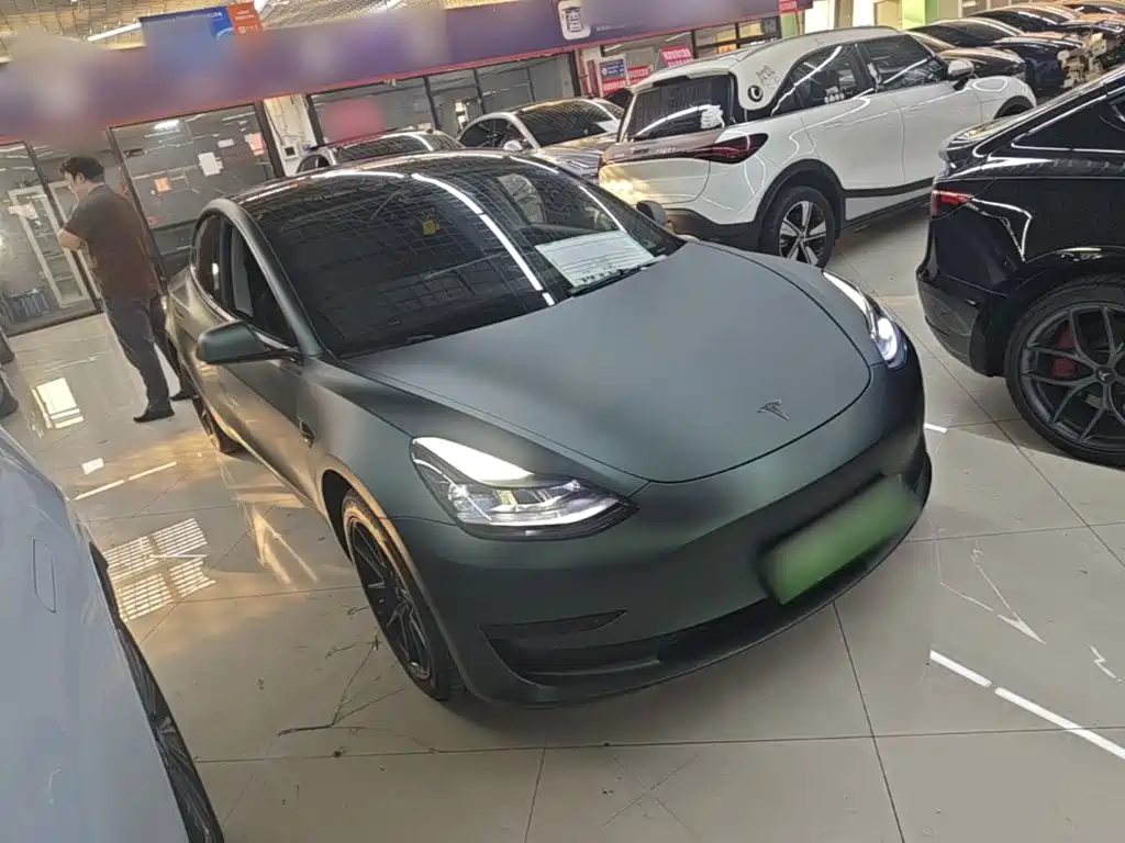 Tesla Model 3 — миниатюра 4
