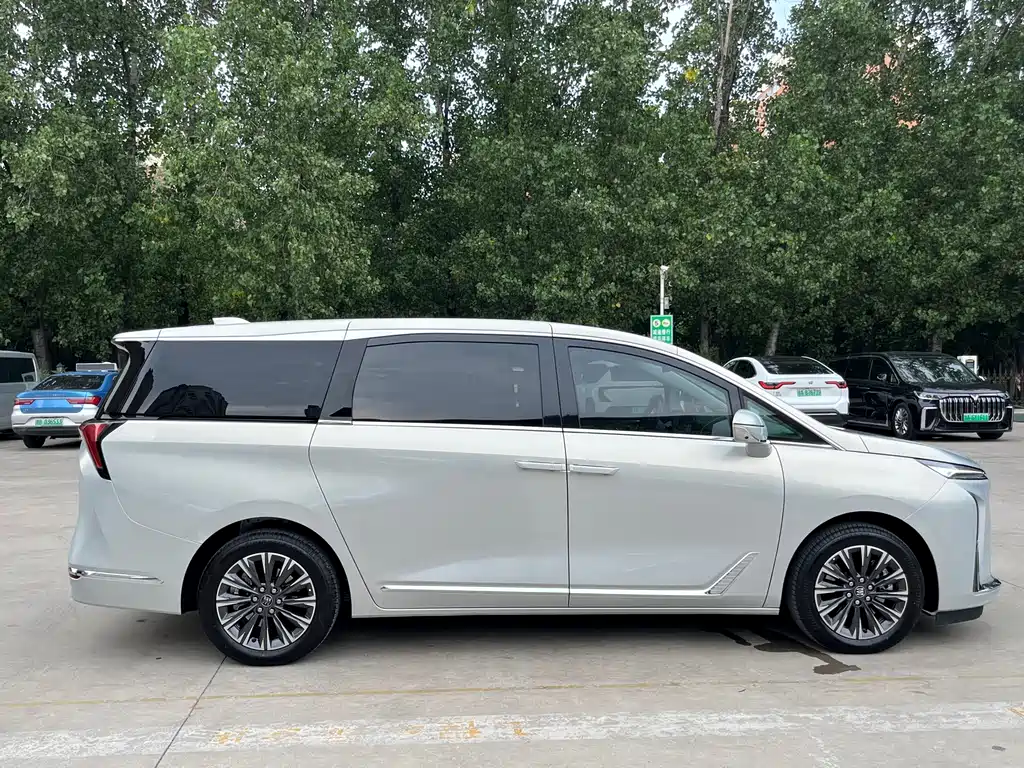 Buick GL8 2025 Premium