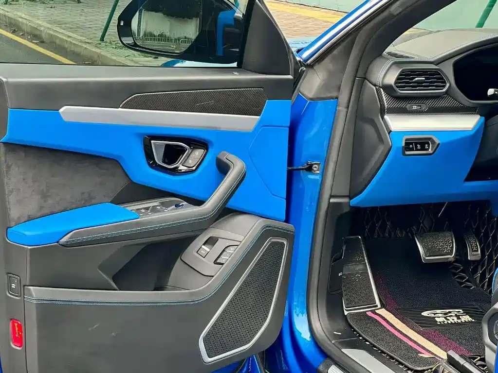 Lamborghini Urus — миниатюра 15