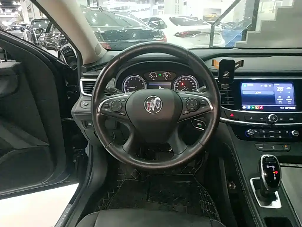 Buick LaCrosse — миниатюра 11