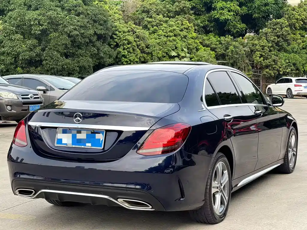 Mercedes-Benz C-Class — миниатюра 8
