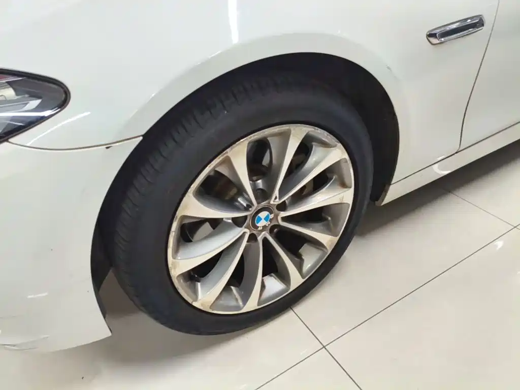 BMW 5 Series — миниатюра 23