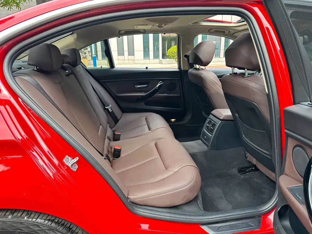 BMW 3 Series — миниатюра 21